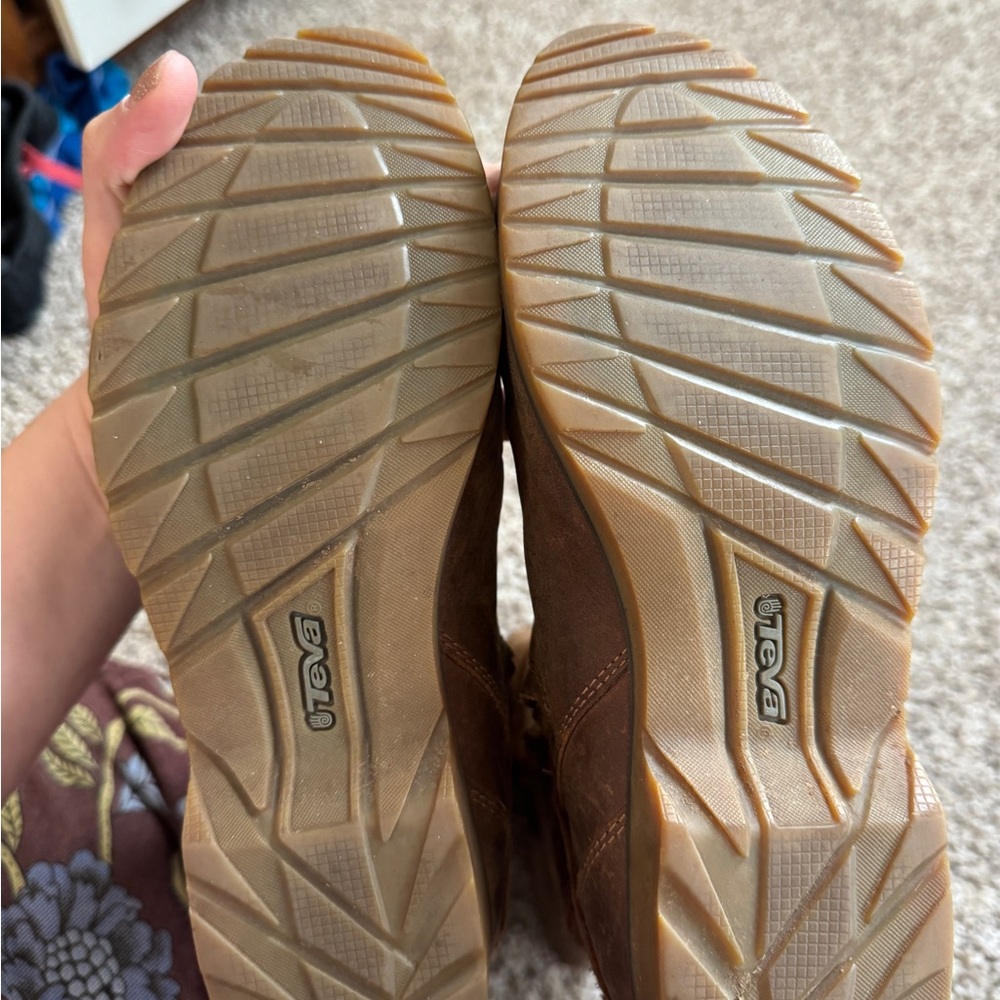 Teva De La Vina Brown Leather Boots - Picture 5 of 8